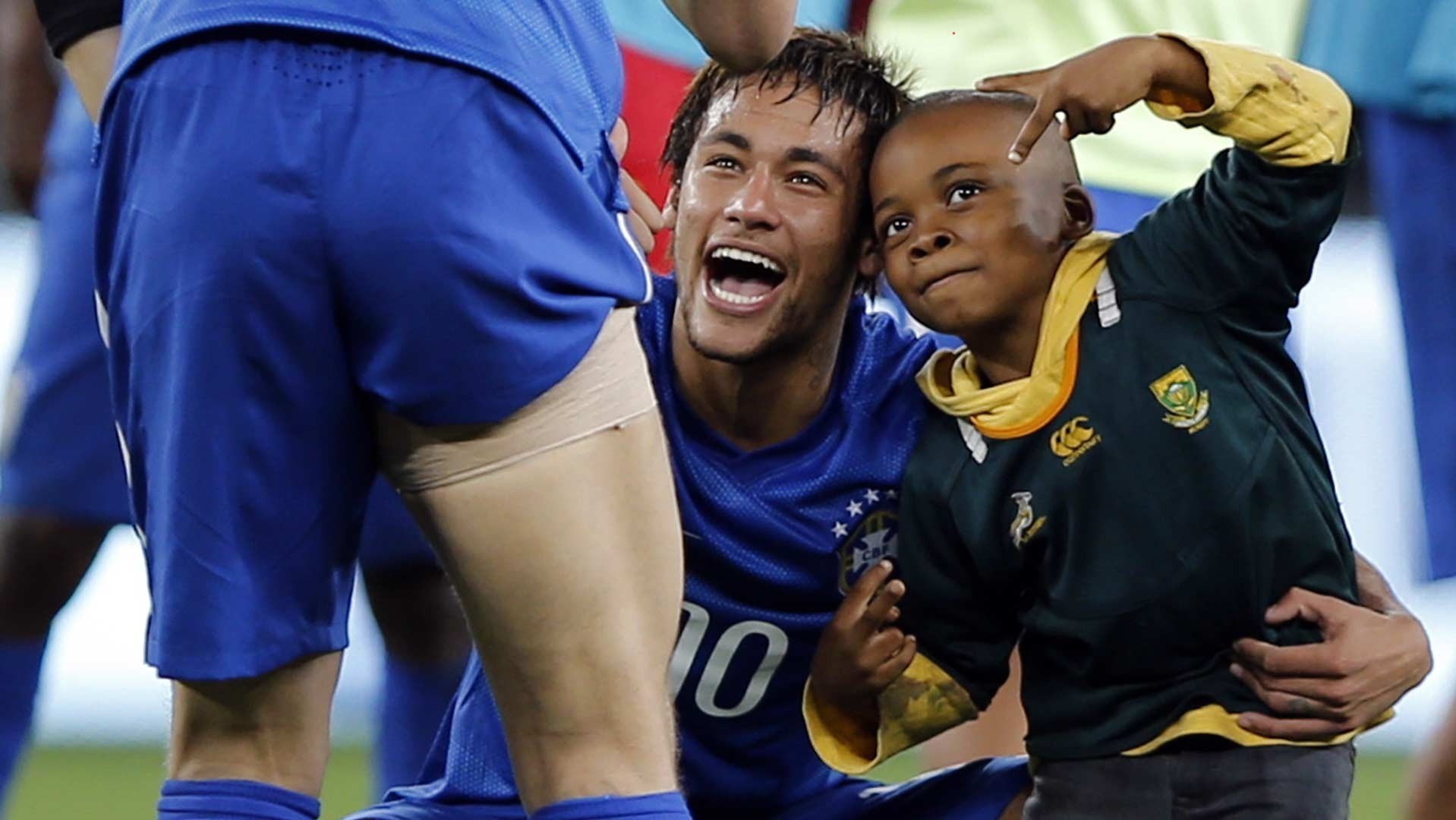 Futbal_Neymar v JAR_chlapec